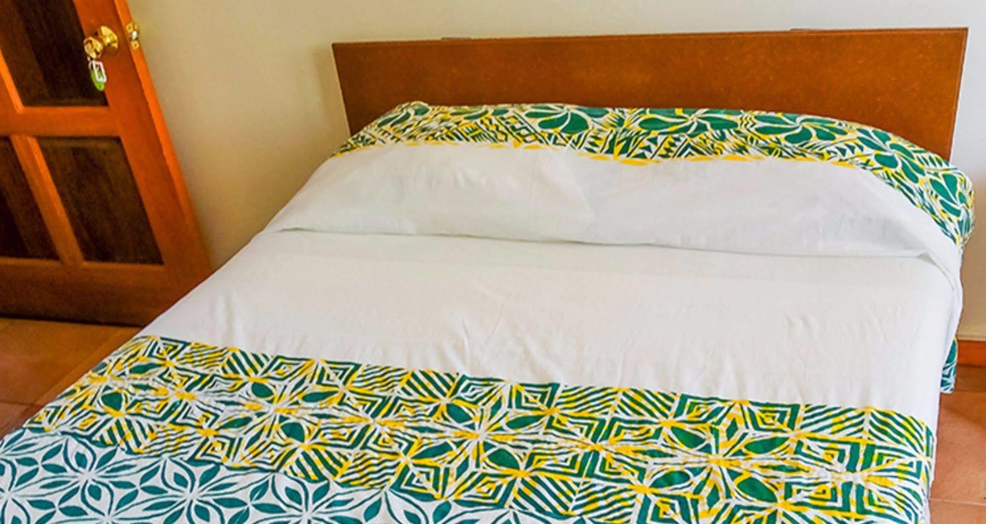 Lynn'S Getaway Hotel Apia Kültér fotó