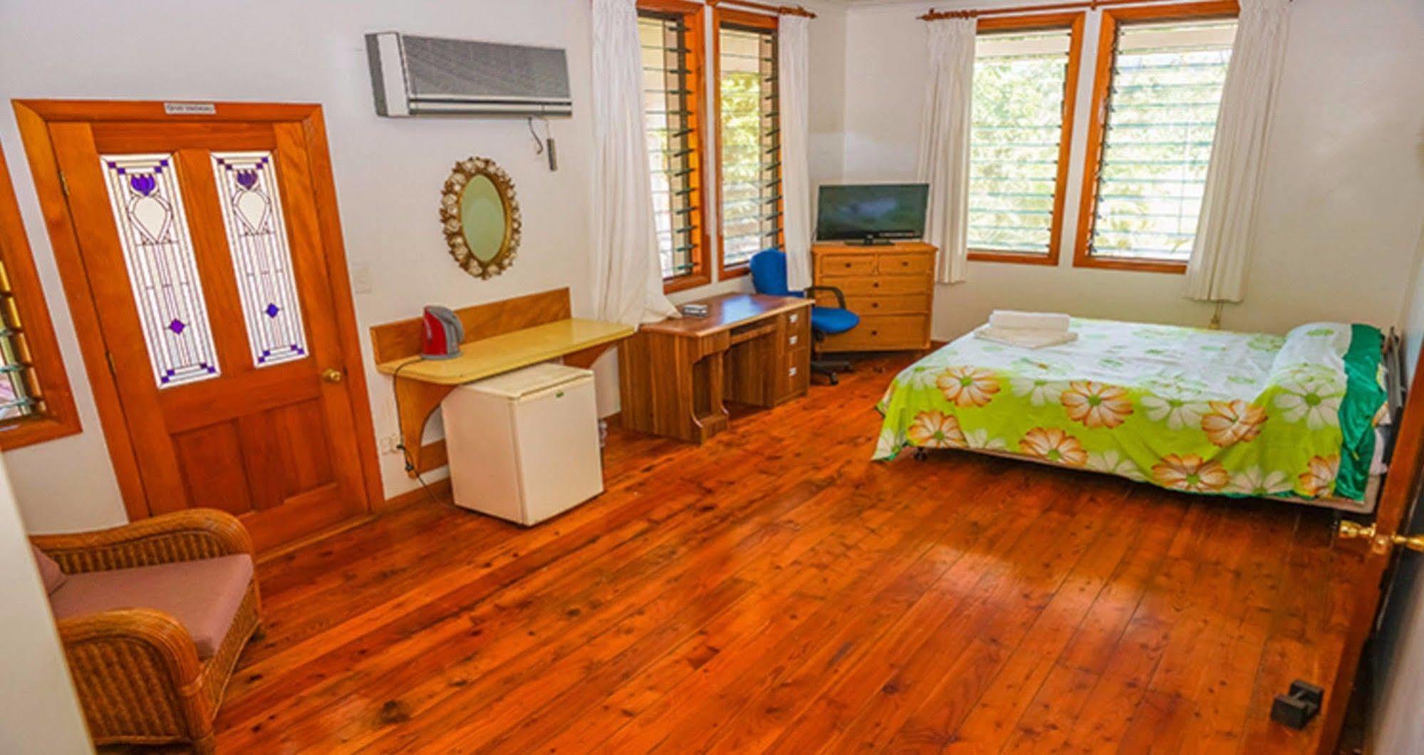 Lynn'S Getaway Hotel Apia Kültér fotó